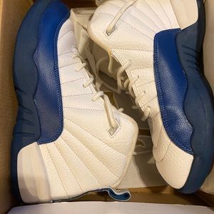 Jordan 12 French blue size 2.5y
